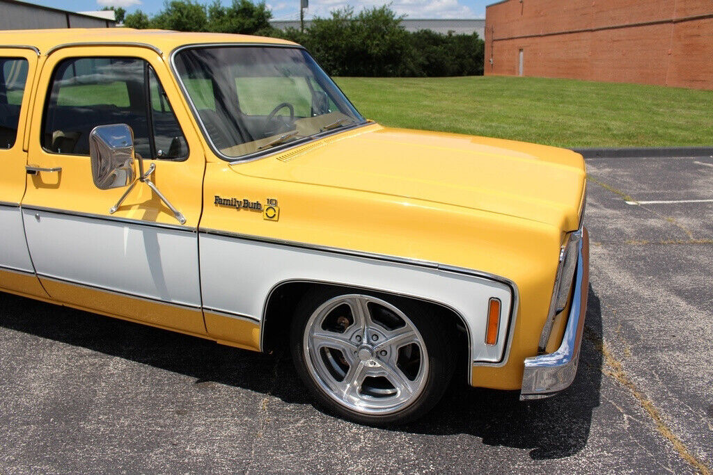 Chevrolet-Suburban-1979-SUV-1