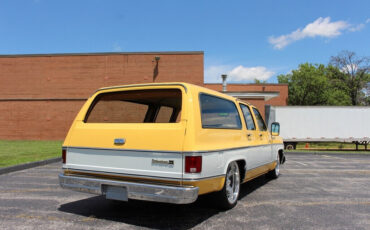 Chevrolet-Suburban-1979-SUV-11