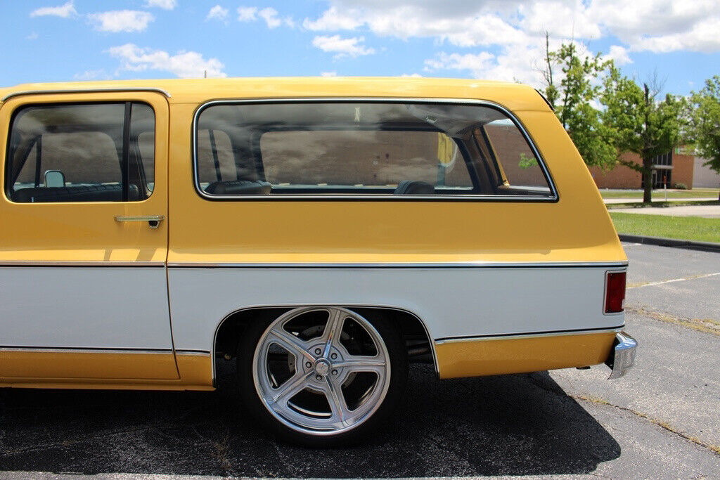 Chevrolet-Suburban-1979-SUV-15