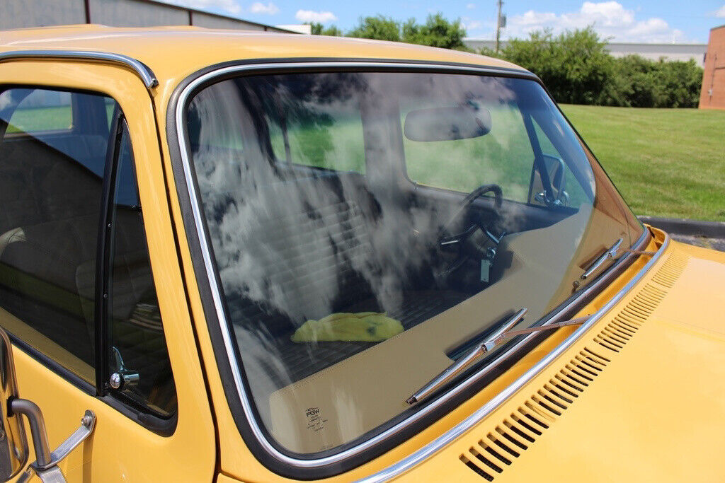 Chevrolet-Suburban-1979-SUV-2