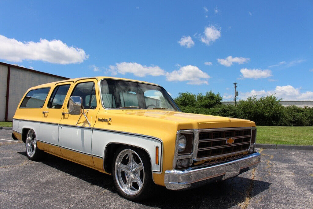 Chevrolet-Suburban-1979-SUV-4