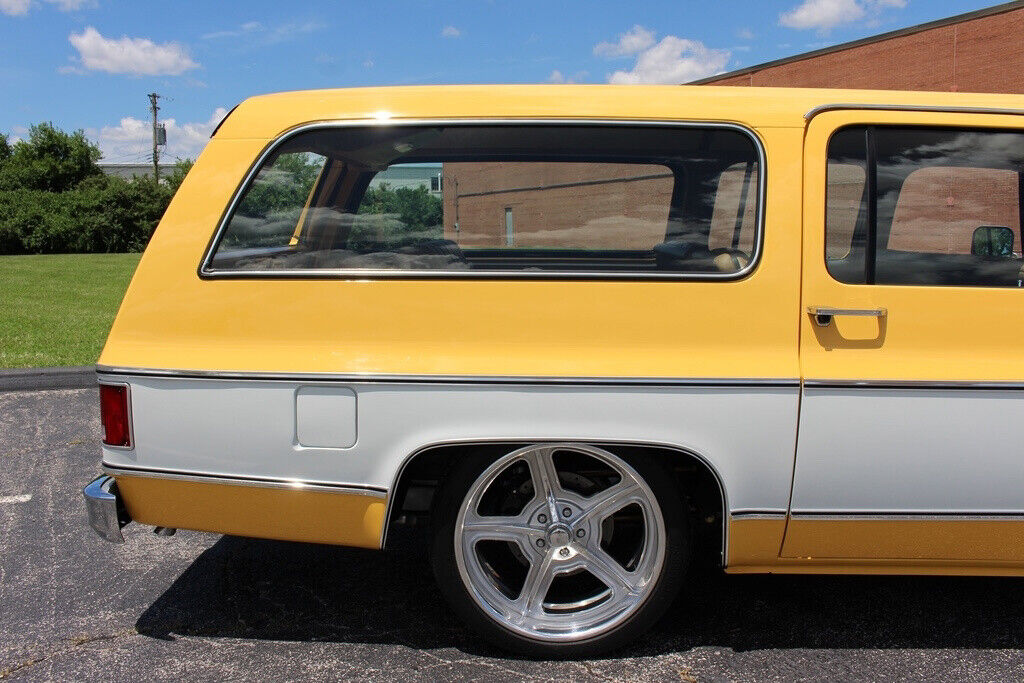 Chevrolet-Suburban-1979-SUV-8