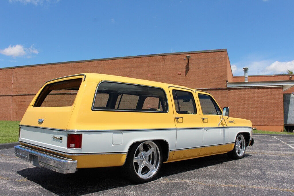 Chevrolet-Suburban-1979-SUV-9
