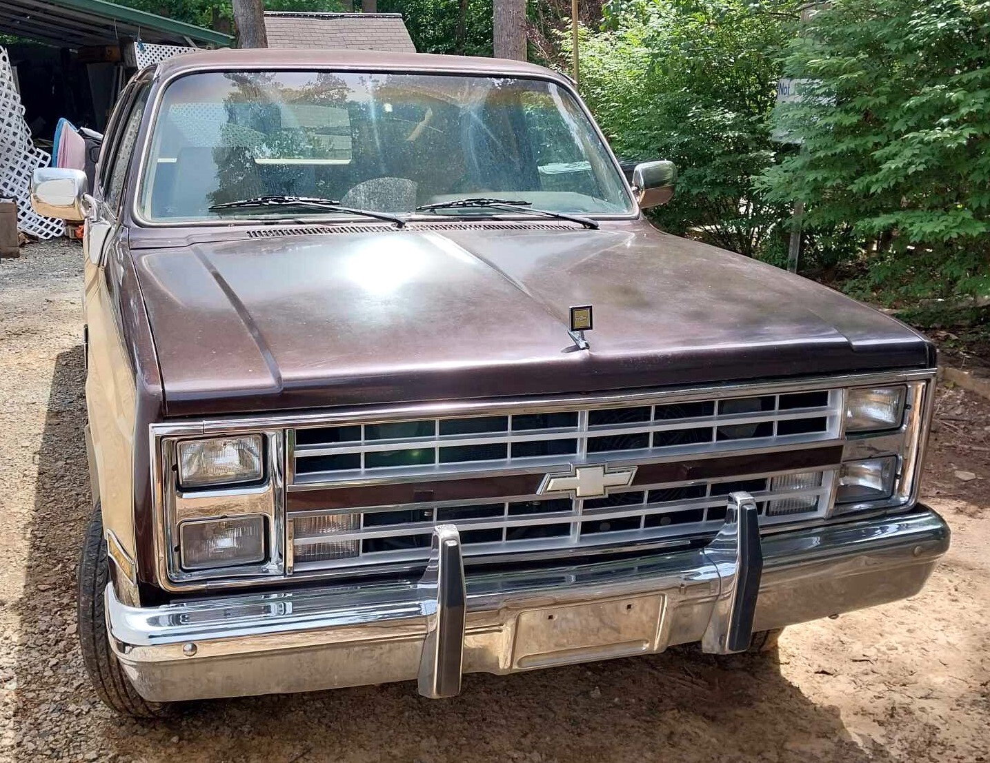 Chevrolet-Suburban-1985-4