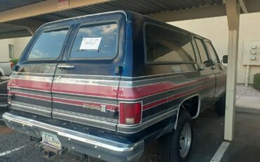 Chevrolet-Suburban-1987-SUV-2