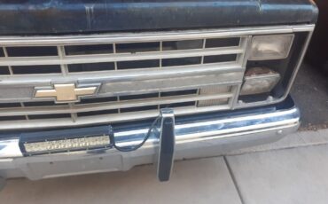 Chevrolet-Suburban-1987-SUV-8