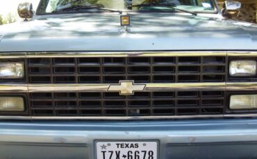 Chevrolet-Suburban-1990-10