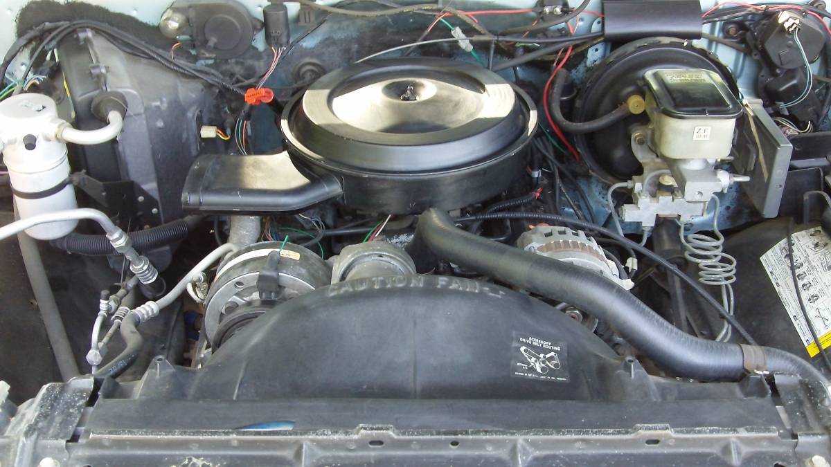 Chevrolet-Suburban-1990-11
