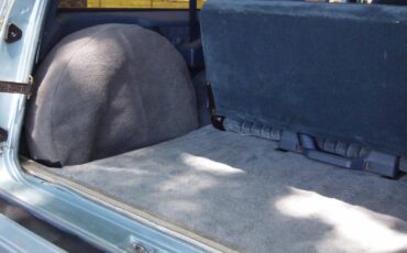 Chevrolet-Suburban-1990-18
