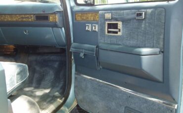 Chevrolet-Suburban-1990-20
