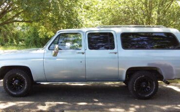 Chevrolet-Suburban-1990-4