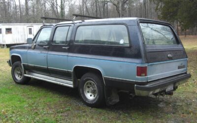 Chevrolet Suburban  1990 blue