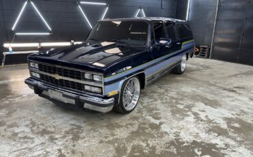 Chevrolet-Suburban-1991-1