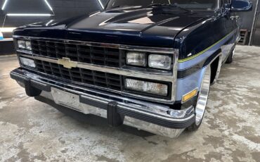 Chevrolet-Suburban-1991-12