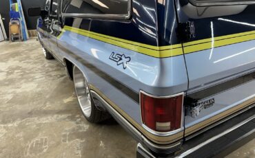 Chevrolet-Suburban-1991-14