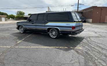 Chevrolet-Suburban-1991-17