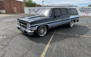 Chevrolet-Suburban-1991-19