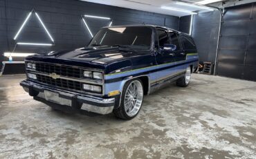Chevrolet-Suburban-1991-2