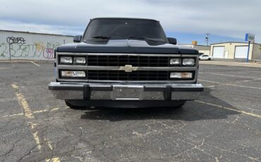 Chevrolet-Suburban-1991-25