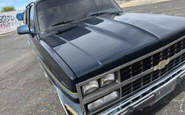 Chevrolet-Suburban-1991-26