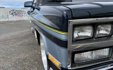 Chevrolet-Suburban-1991-27