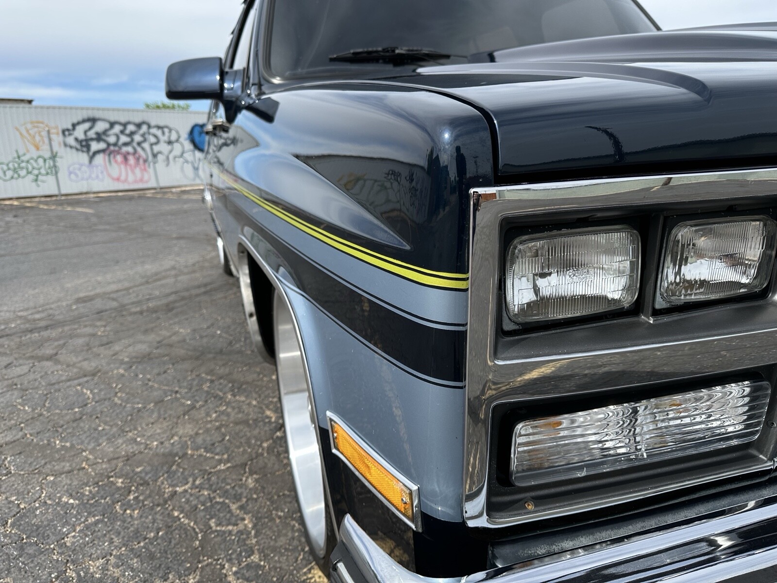 Chevrolet-Suburban-1991-27
