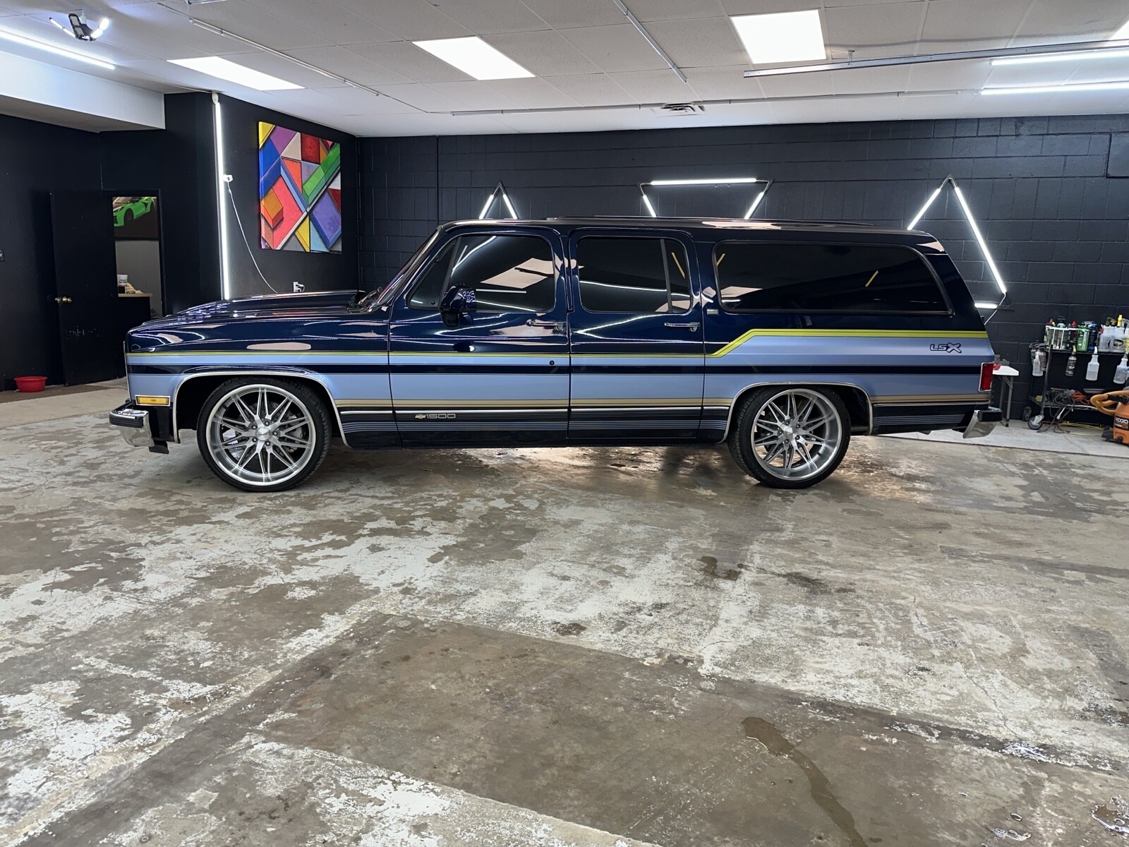 Chevrolet-Suburban-1991-3