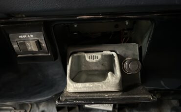 Chevrolet-Suburban-1991-36
