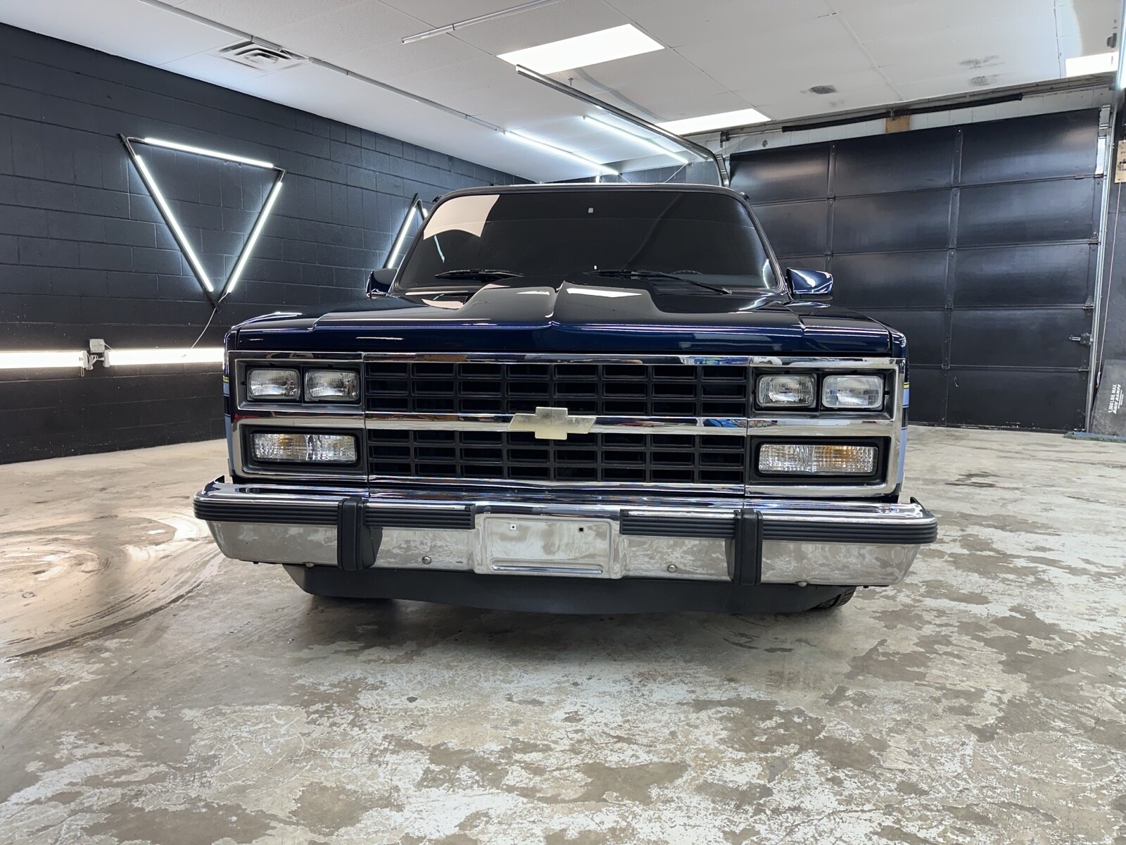 Chevrolet-Suburban-1991-5