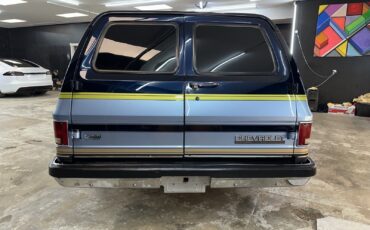 Chevrolet-Suburban-1991-6