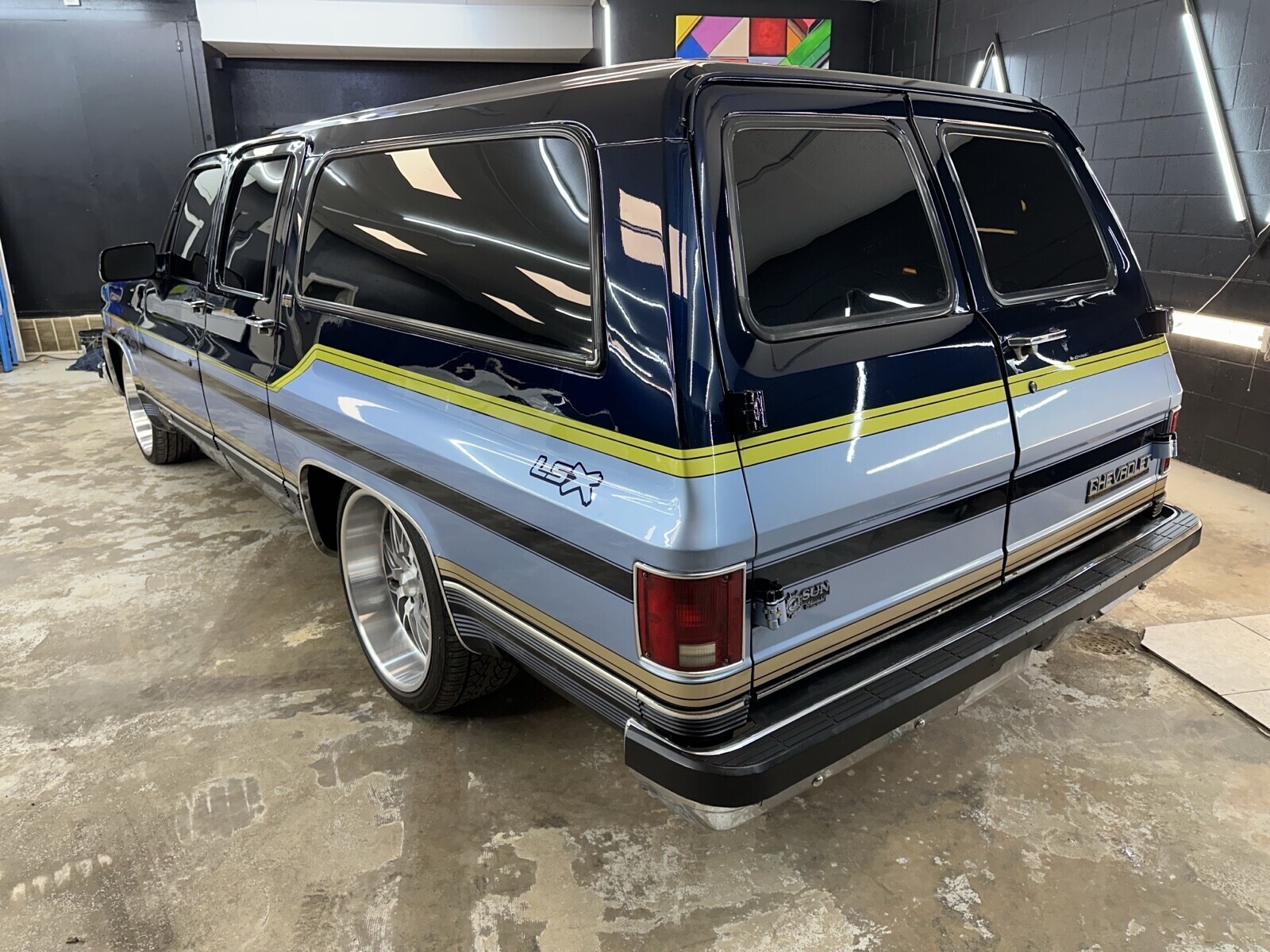 Chevrolet-Suburban-1991-7