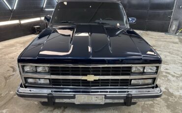 Chevrolet-Suburban-1991-9