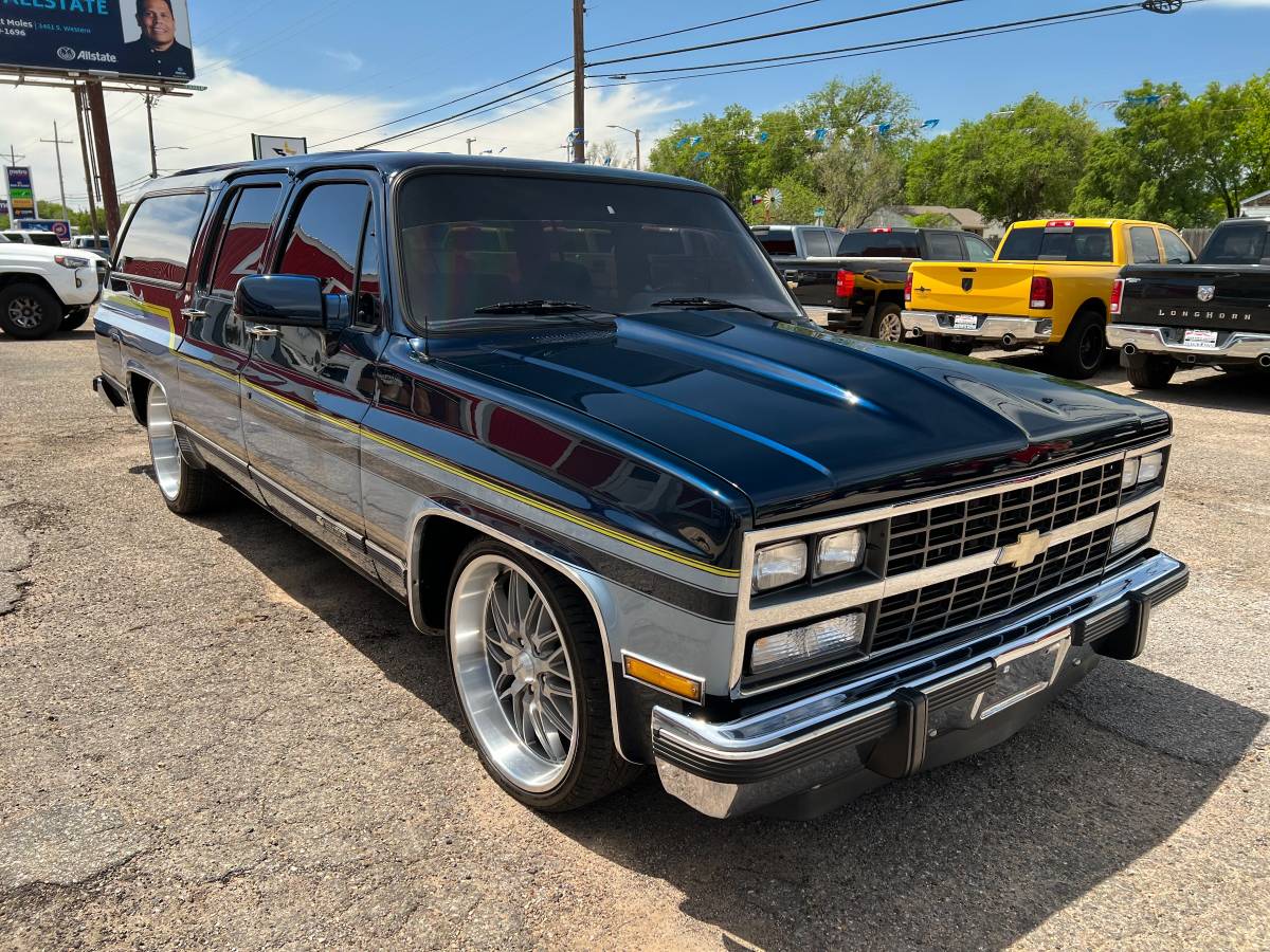 Chevrolet-Suburban-1991-blue-10