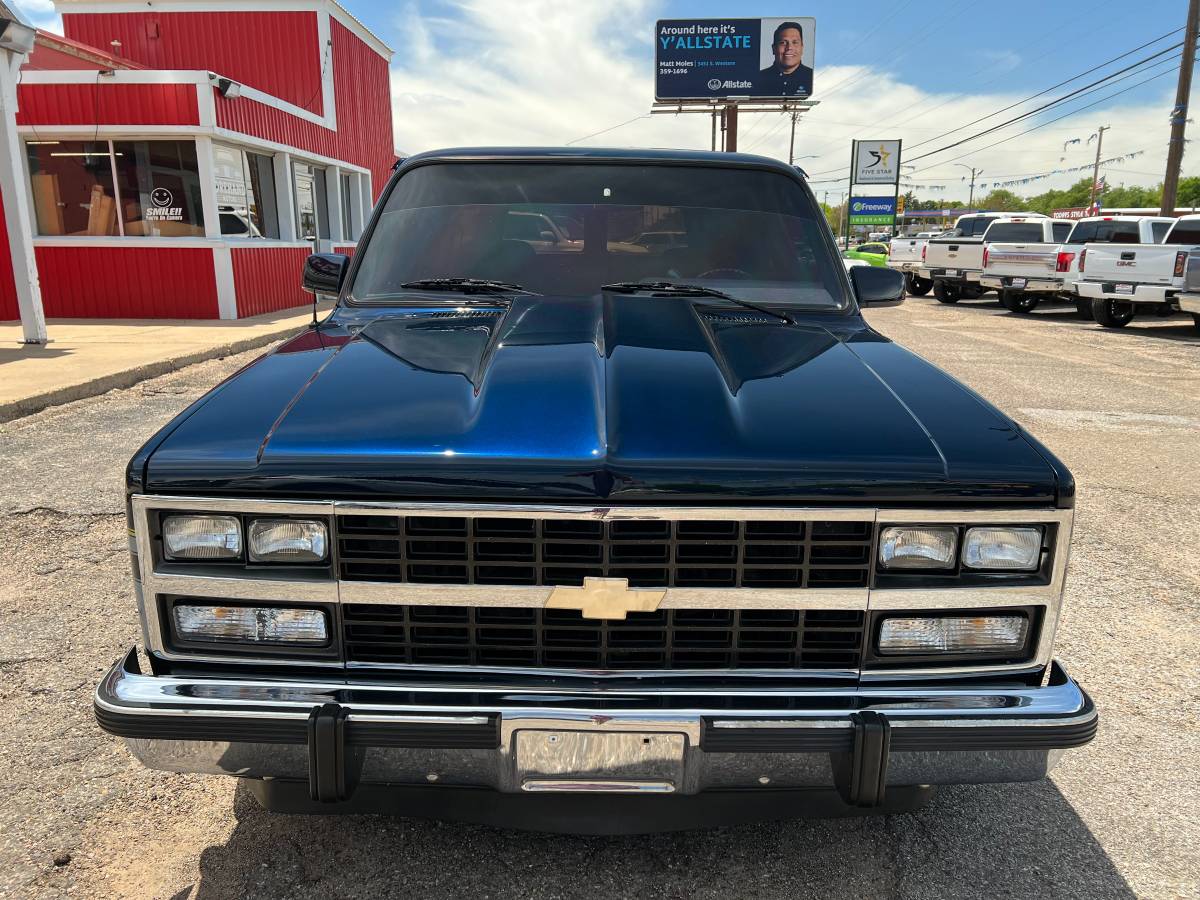 Chevrolet-Suburban-1991-blue-11