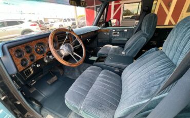Chevrolet-Suburban-1991-blue-13