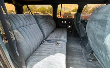 Chevrolet-Suburban-1991-blue-18