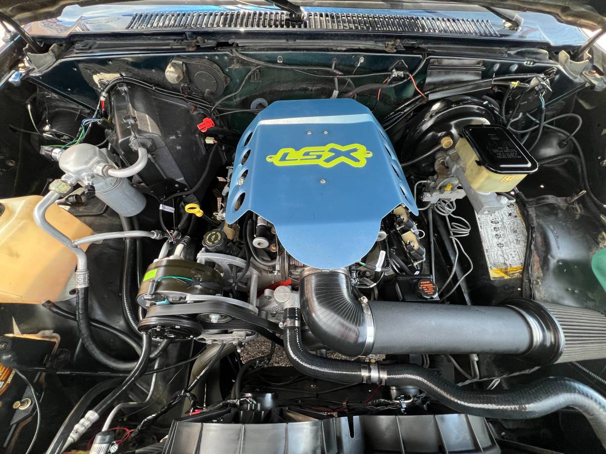 Chevrolet-Suburban-1991-blue-22