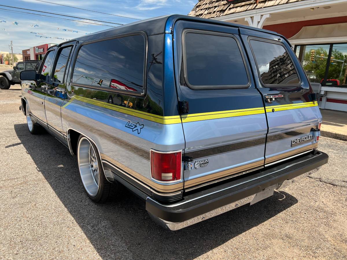 Chevrolet-Suburban-1991-blue-4