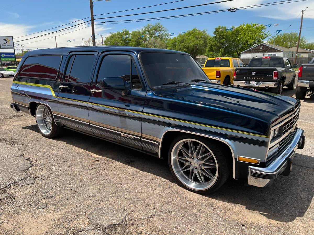Chevrolet-Suburban-1991-blue-9