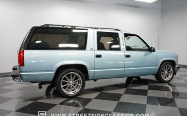 Chevrolet-Suburban-1992-SUV-13
