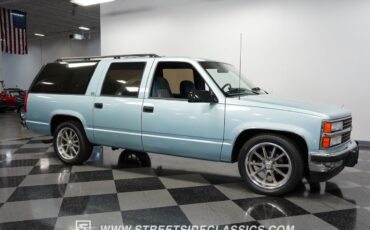 Chevrolet-Suburban-1992-SUV-15