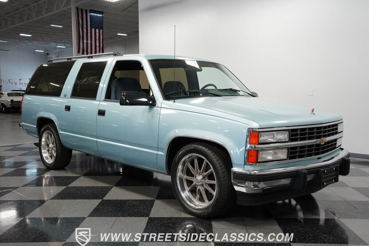 Chevrolet-Suburban-1992-SUV-16