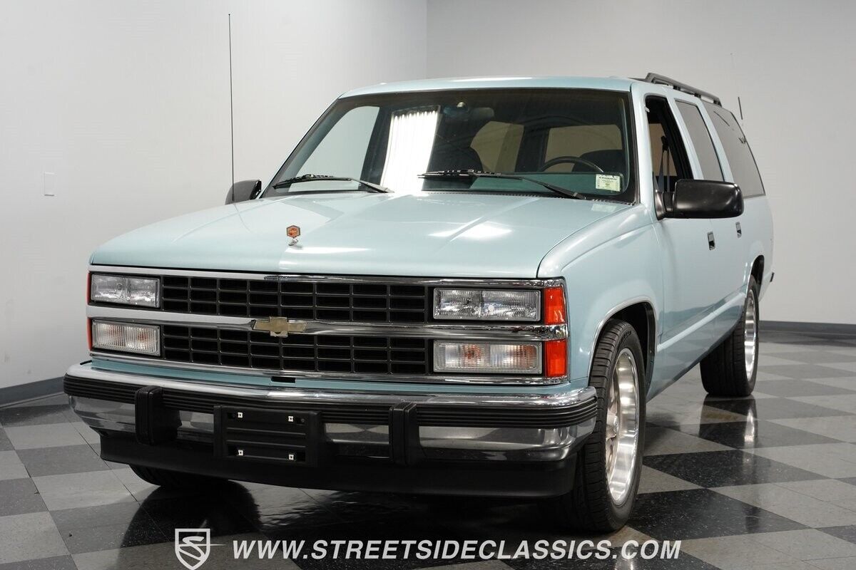 Chevrolet-Suburban-1992-SUV-18