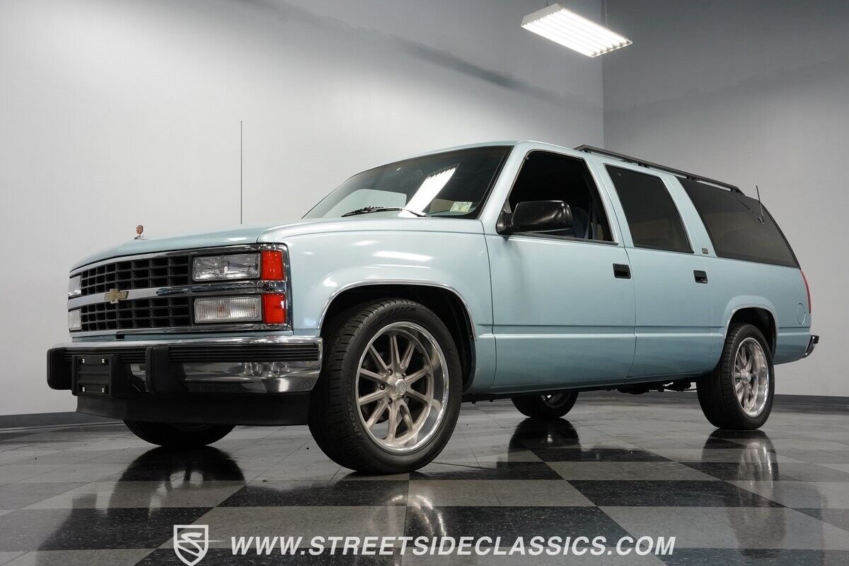 Chevrolet-Suburban-1992-SUV-21
