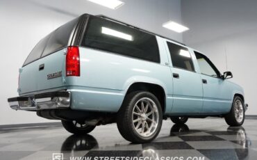 Chevrolet-Suburban-1992-SUV-27