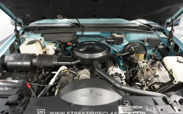Chevrolet-Suburban-1992-SUV-3