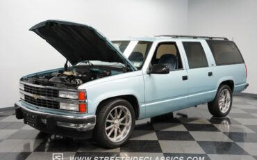Chevrolet-Suburban-1992-SUV-31
