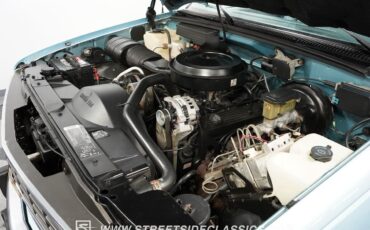 Chevrolet-Suburban-1992-SUV-32