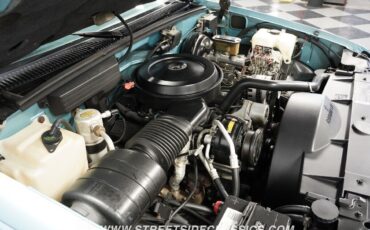 Chevrolet-Suburban-1992-SUV-35