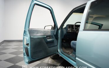 Chevrolet-Suburban-1992-SUV-36